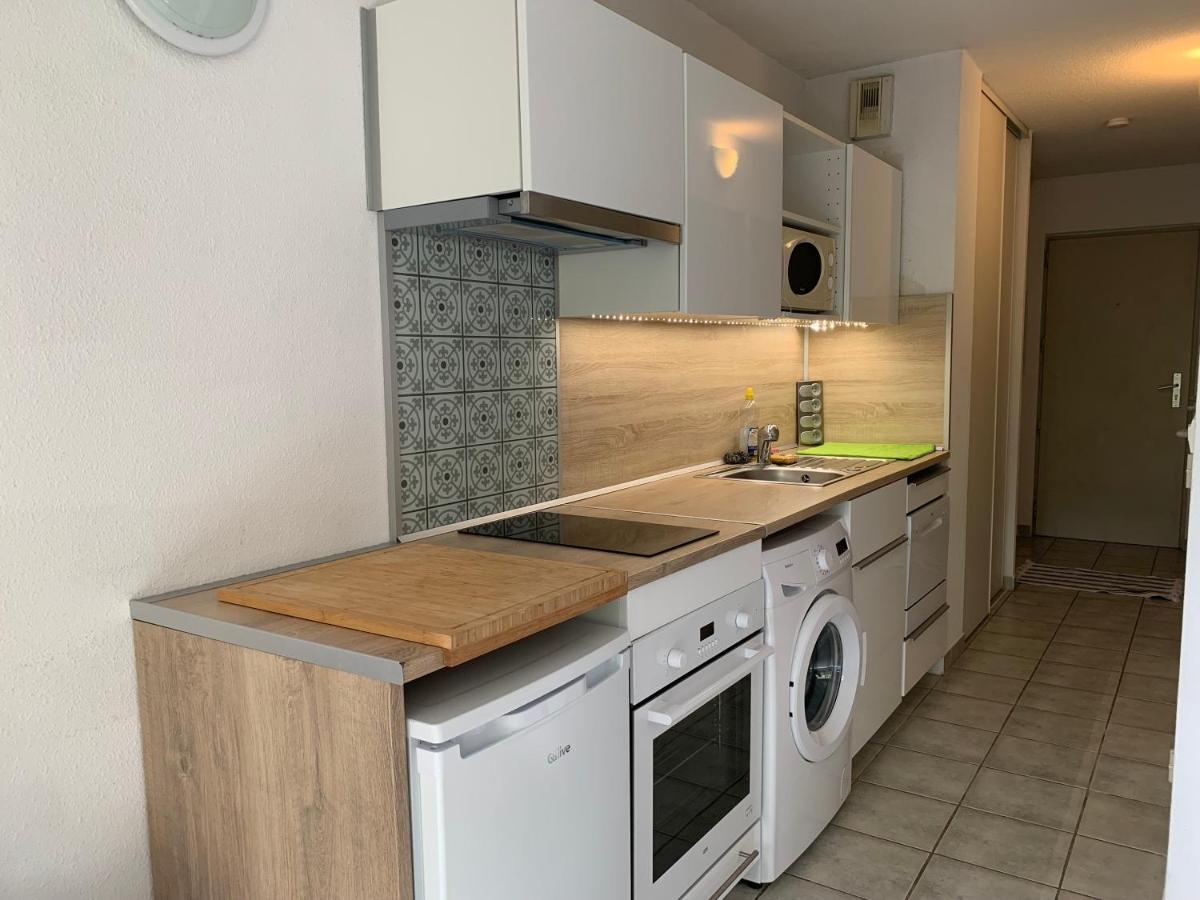 Les Appartements De La Marina Sanary-sur-Mer Esterno foto
