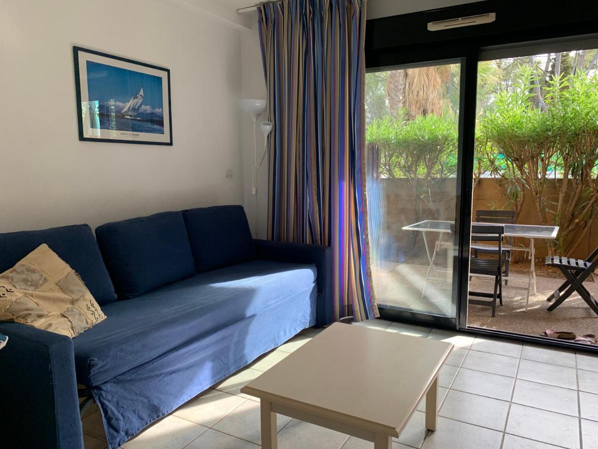 Les Appartements De La Marina Sanary-sur-Mer Esterno foto