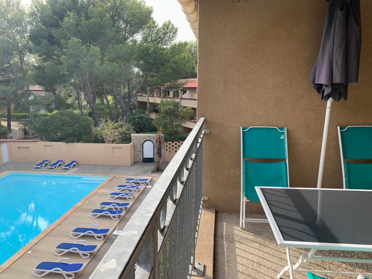 Les Appartements De La Marina Sanary-sur-Mer Esterno foto