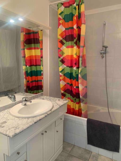 Les Appartements De La Marina Sanary-sur-Mer Esterno foto