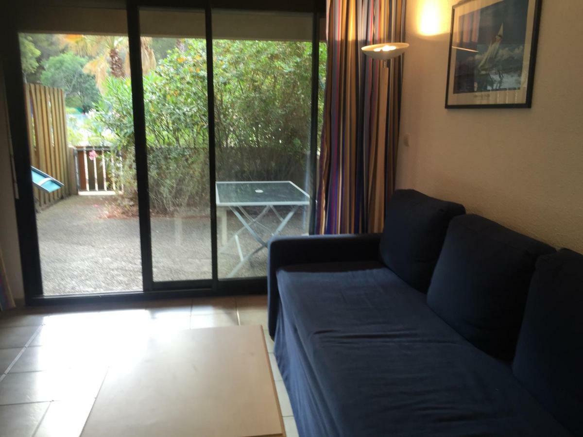 Les Appartements De La Marina Sanary-sur-Mer Esterno foto