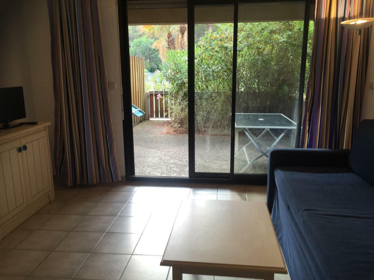 Les Appartements De La Marina Sanary-sur-Mer Esterno foto