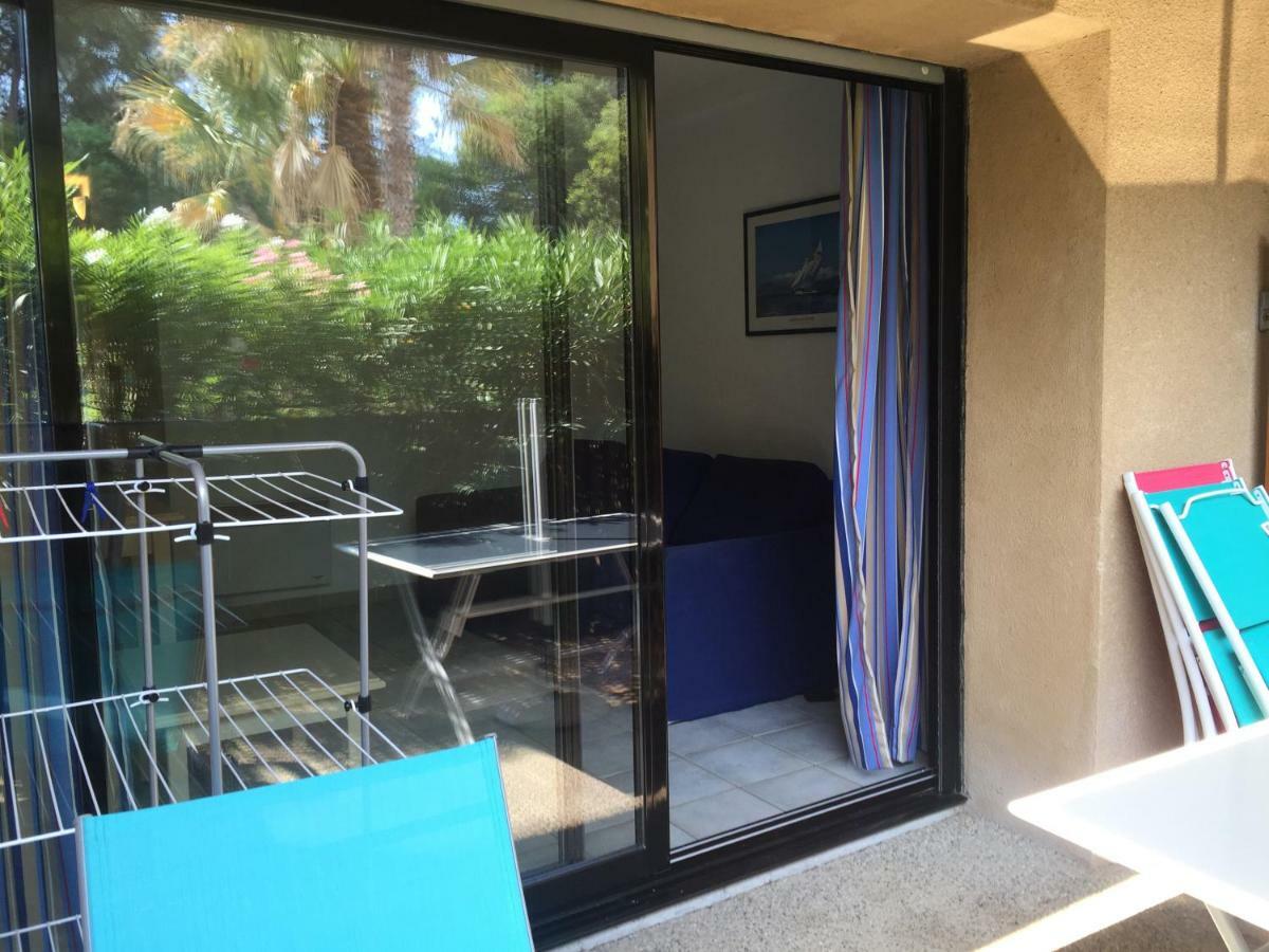 Les Appartements De La Marina Sanary-sur-Mer Esterno foto